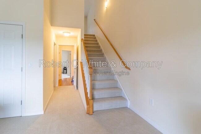 Building Photo - 330 Crystal Ave