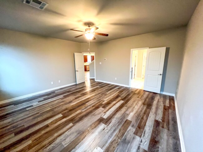 Building Photo - 524 Cautillion Dr