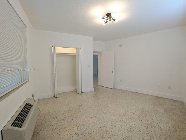 Building Photo - 6930 Rue Vendome
