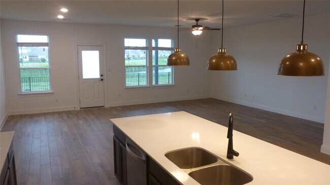 Building Photo - 11904 Paseo de los Lagos Ln