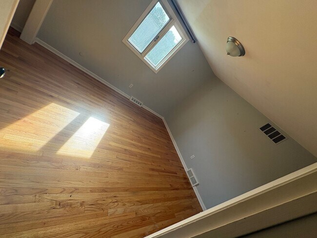 Building Photo - 5250 Longridge Rd