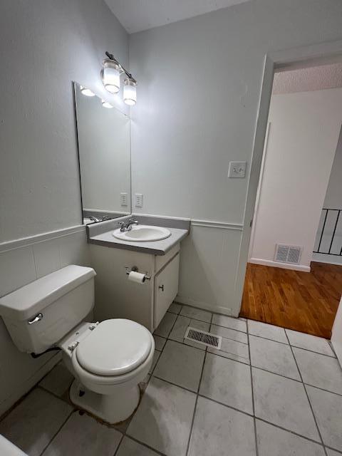 Building Photo - 2305 Barton Village Cir