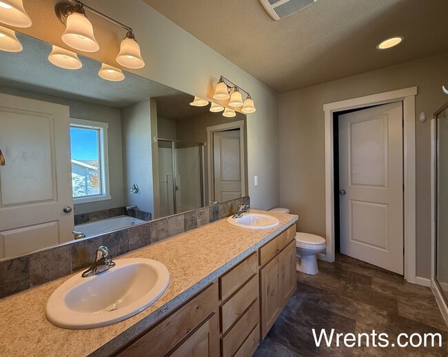 Building Photo - Must See Beautiful Home In Airway Heights 4 bed 2.5 bath!