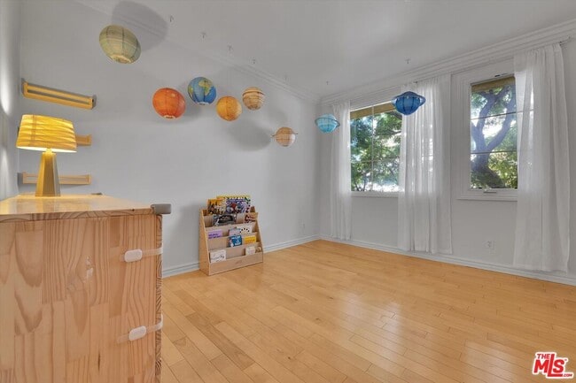 Building Photo - 1601 S Bentley Ave