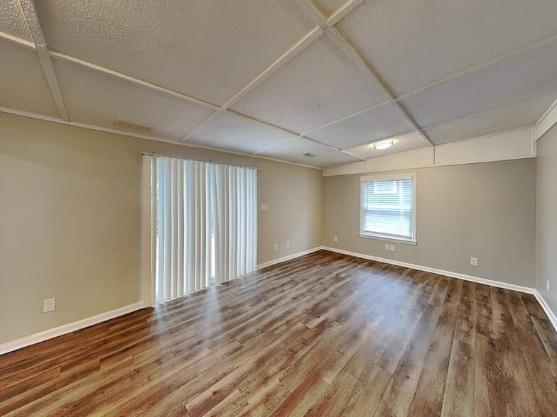 Building Photo - 721 Utoy Cir SW