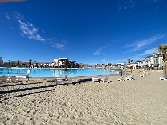 Building Photo - Newer Fully Furnished Private Studio Casit...
