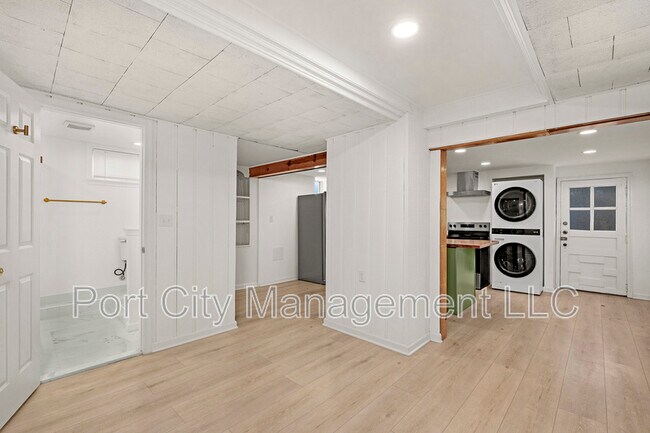 Building Photo - 3607 Bayonne Ave