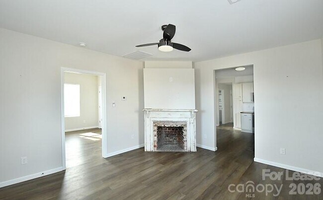 Building Photo - 746 Opal St