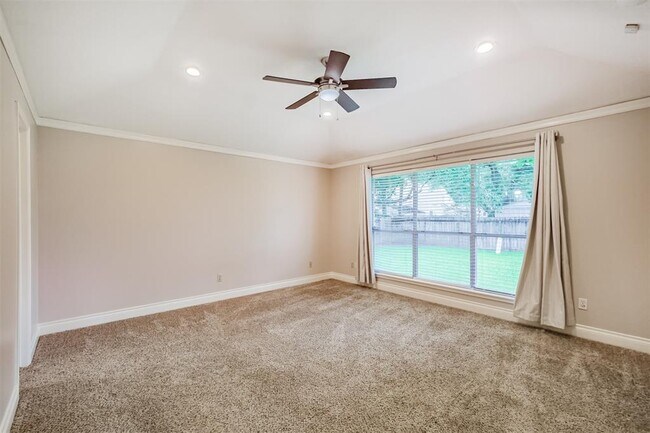 Building Photo - 2315 Cunningham Dr