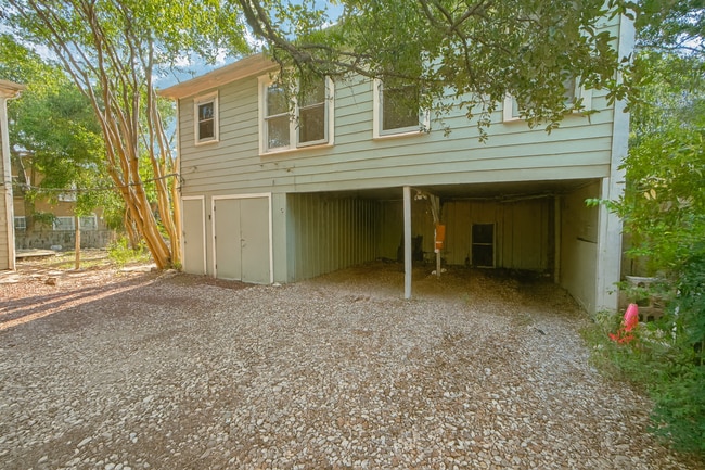 Building Photo - 1305 Lorrain St - Unit C