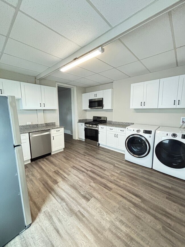 Building Photo - 2 BR Home Available in Catasauqua, PA