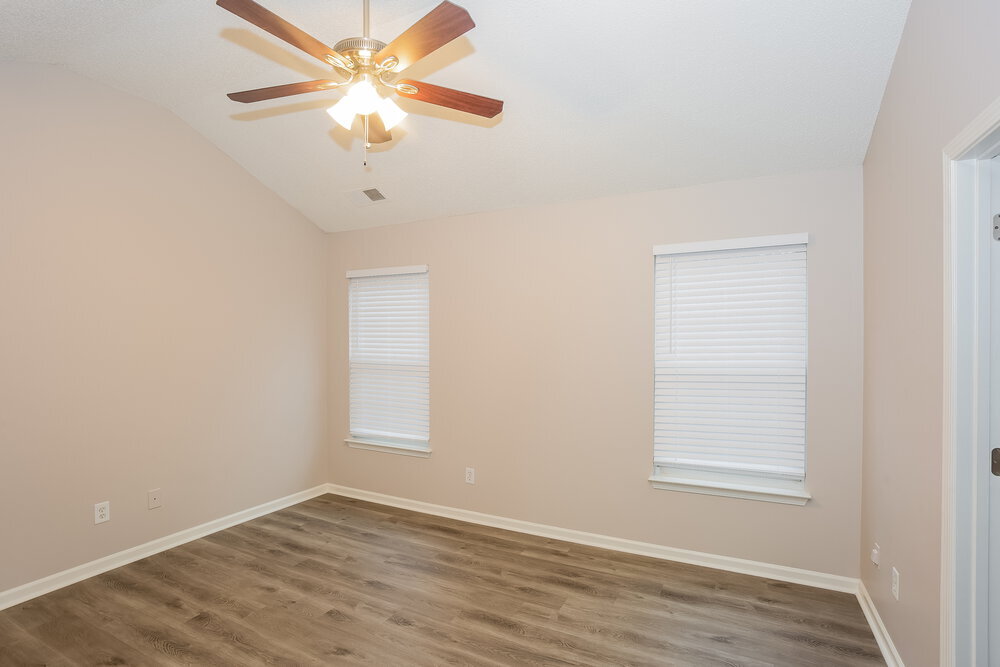 Building Photo - 5902 Shining Oak Ln