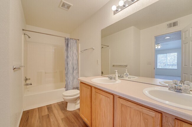 Building Photo - Beautiful 3 Bed, 2 Bath Condo in NW Fort Collins!