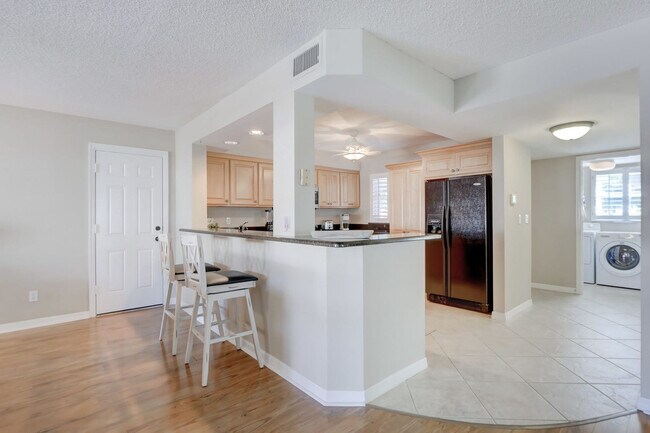 Building Photo - 1501 Chesapeake Ave