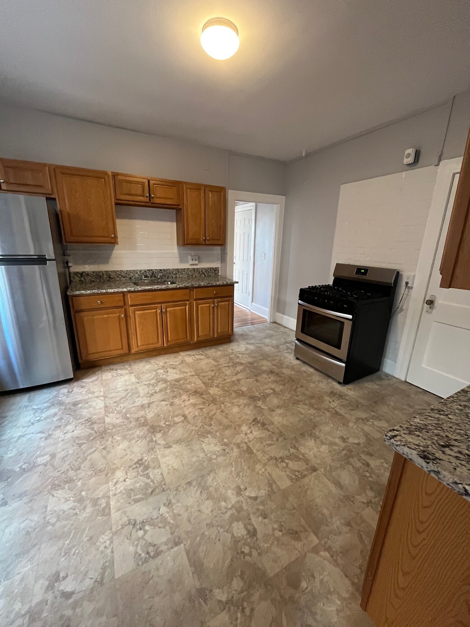 Building Photo - 276 Park Rd