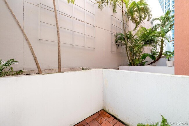 Building Photo - 2801 Florida Ave