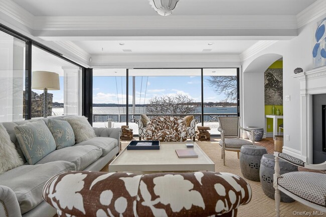 Building Photo - 336 Centre Island Rd