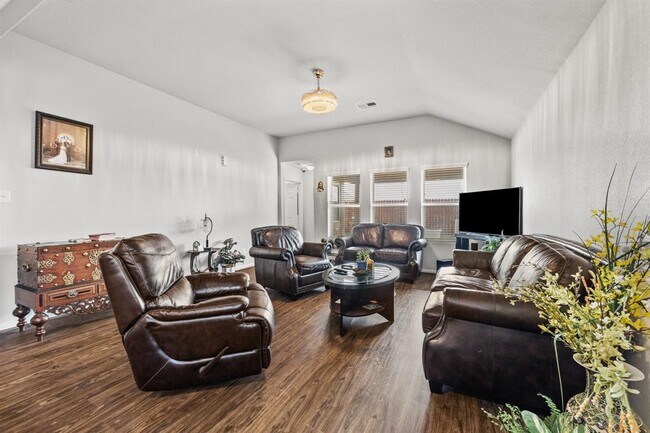 Building Photo - 15111 Longleaf Frst Dr