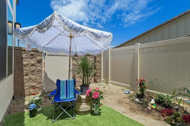 Building Photo - 12639 Elizabeth Wy