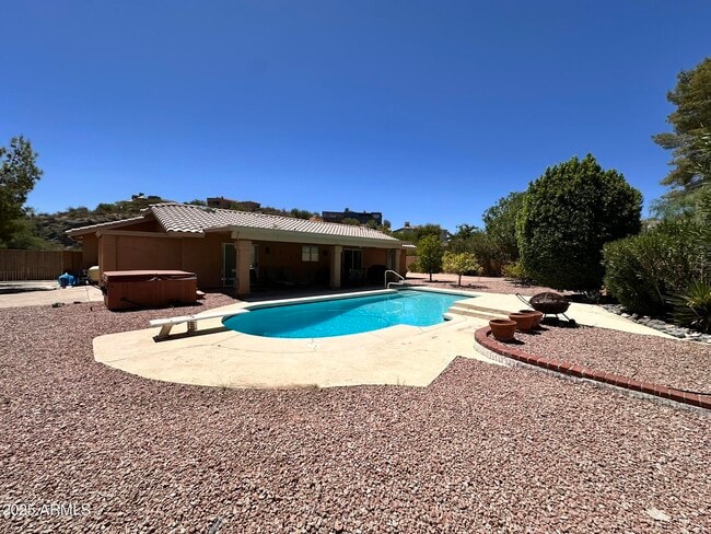 Building Photo - 16040 N Boulder Dr