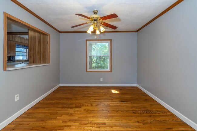Building Photo - 102 Eastwood Dr