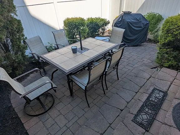 Building Photo - This newly renovated south side Ventnor, NJ beach house is available for rent