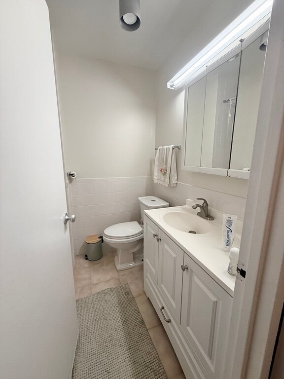 Building Photo - 33 Pond Ave