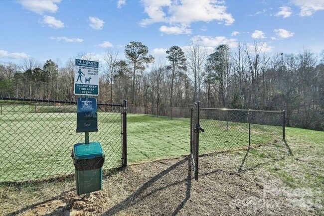Building Photo - 8435 Jane Dr