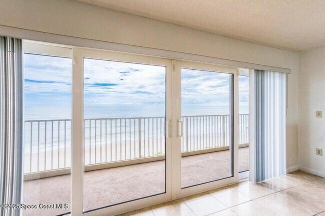 Building Photo - 1095 N Hwy A1A