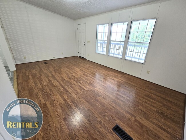 Building Photo - Newly Remodeled 4 Bedroom in Trade, TN