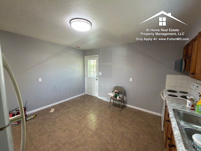 Building Photo - 607 Crestwood Dr