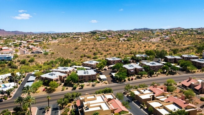 Building Photo - Beautiful 2-bedroom, 2-bath condo in the highly desirable Quail Run community!