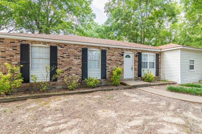 Building Photo - 2248 Colonial Hills Dr