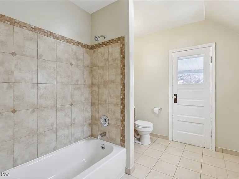 Building Photo - 3617 Cecilia Ave