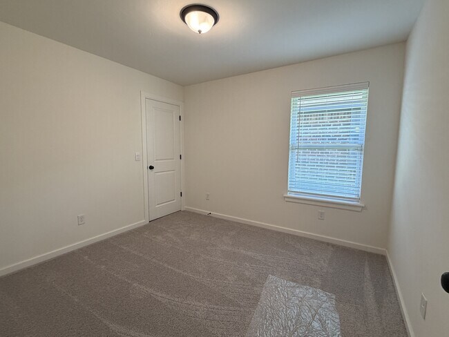 Building Photo - 18221 Austin Ct