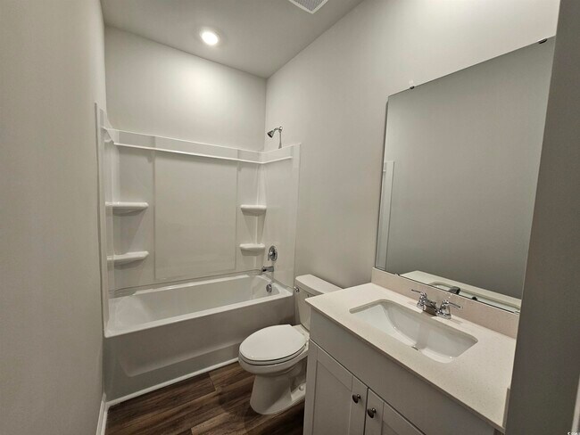 Building Photo - 2092 Northwest Dr