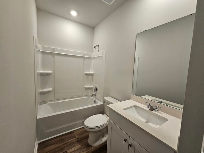 Building Photo - 2096 Northwest Dr