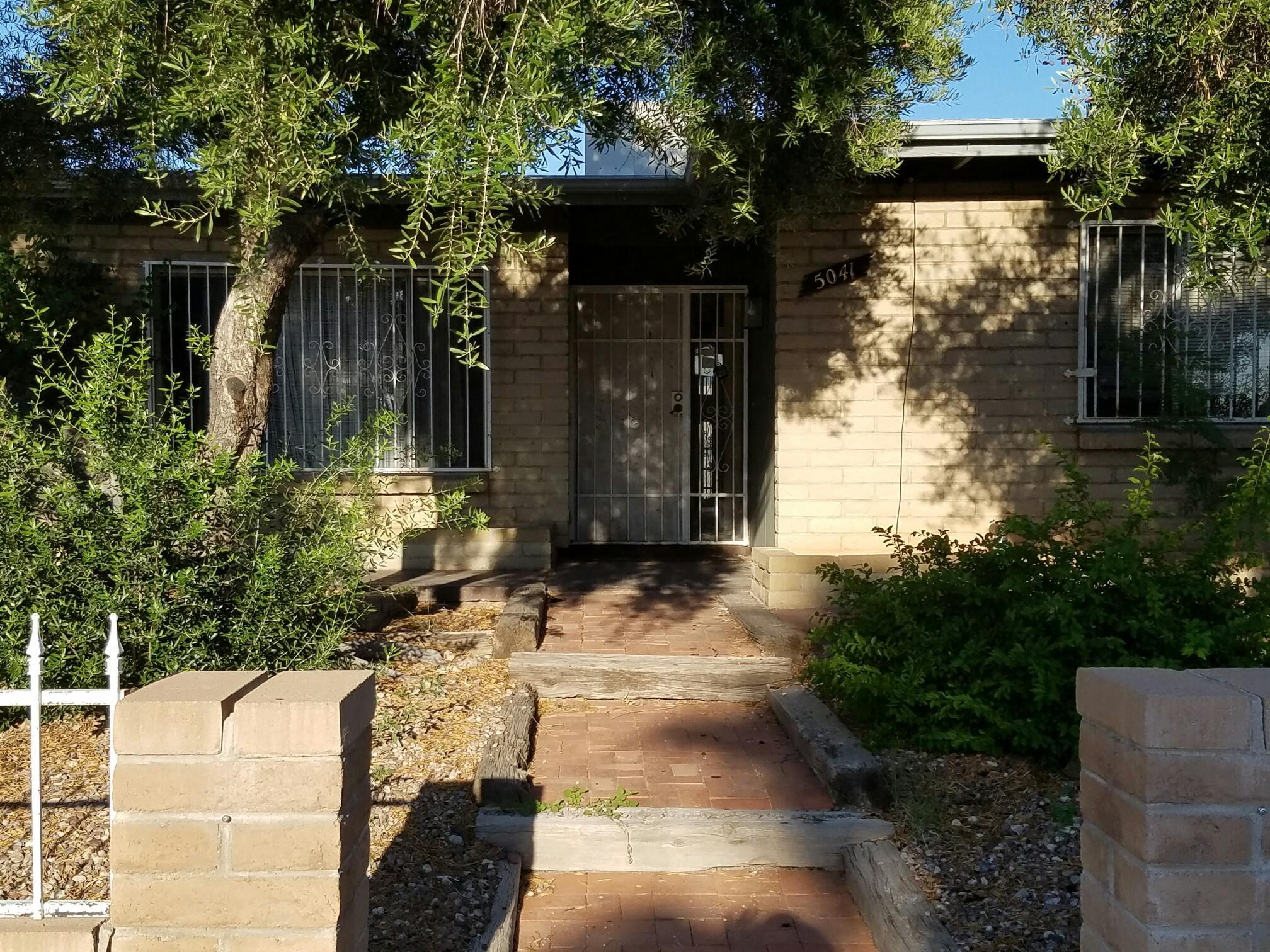 Building Photo - 5041 S Greenway Dr