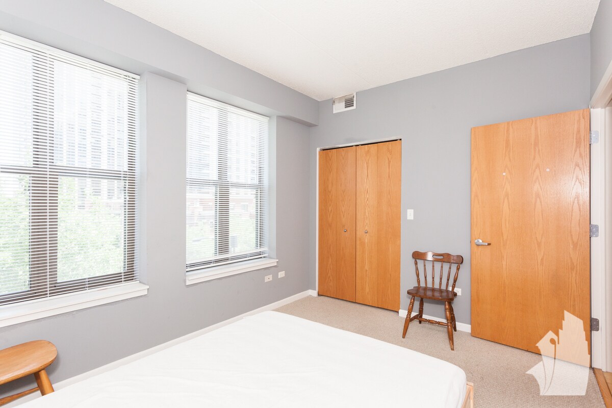 Building Photo - 1250 S Indiana Pkwy