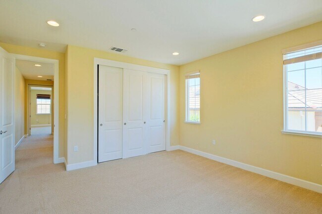 Building Photo - 6536 Terrace Ridge Ct