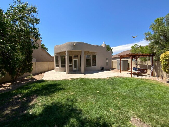 Building Photo - 3 Bedroom Single Story Home Available Near...