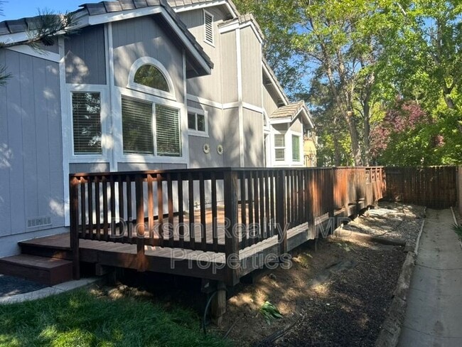 Building Photo - 6164 Greenbrook Dr