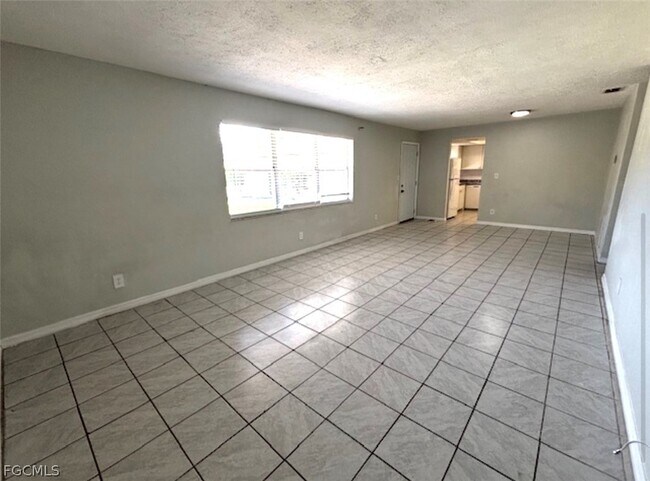 Building Photo - 4912 York St