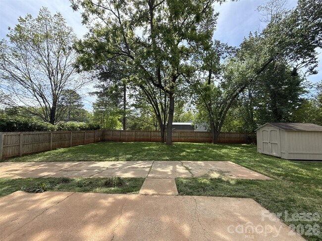 Building Photo - 1150 Cameo Ct