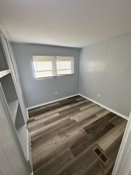 Building Photo - 7663 Bentwillow Dr