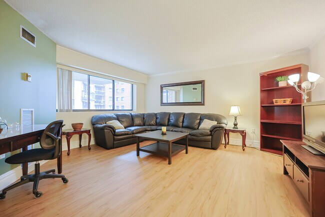 Building Photo - 15 N Beacon