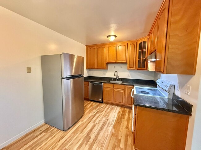 Building Photo - CAMBRIAN - Remodeled upstairs unit - great location near downtown Campbell