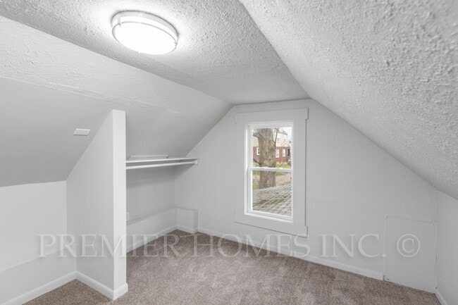 Building Photo - 3 Bed Home with Basement & Off-Street Parking – $1,395/mo