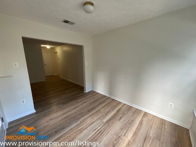 Building Photo - 776 Southern Hills Dr