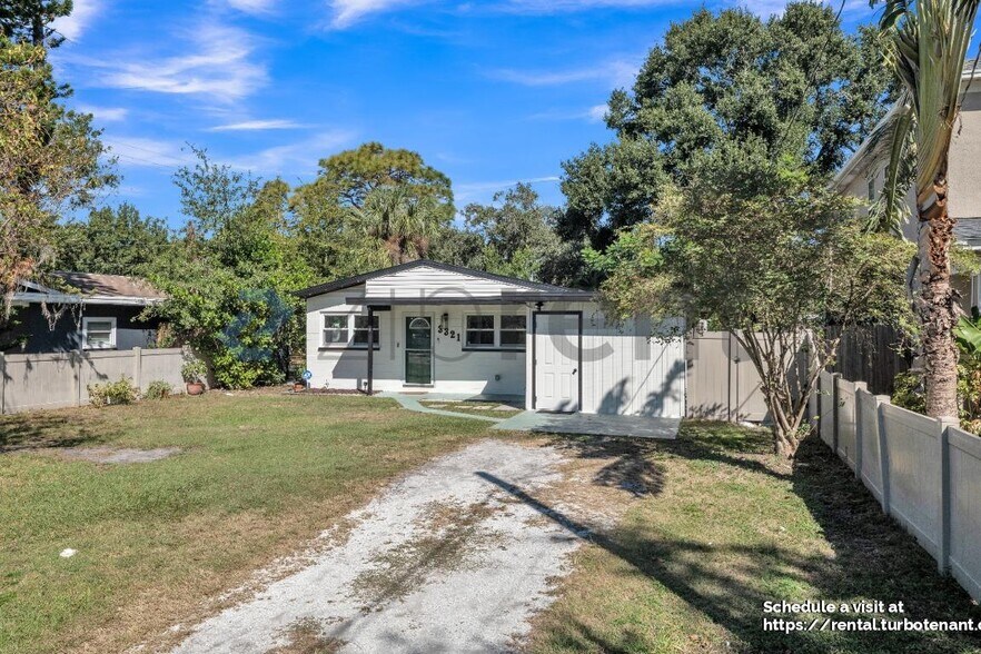 Building Photo - 3321 W Iowa Ave